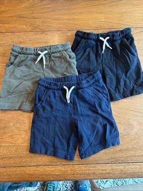 Old Navy Kids 3-Pack Pull-On Shorts in Navy, Olive, and Black